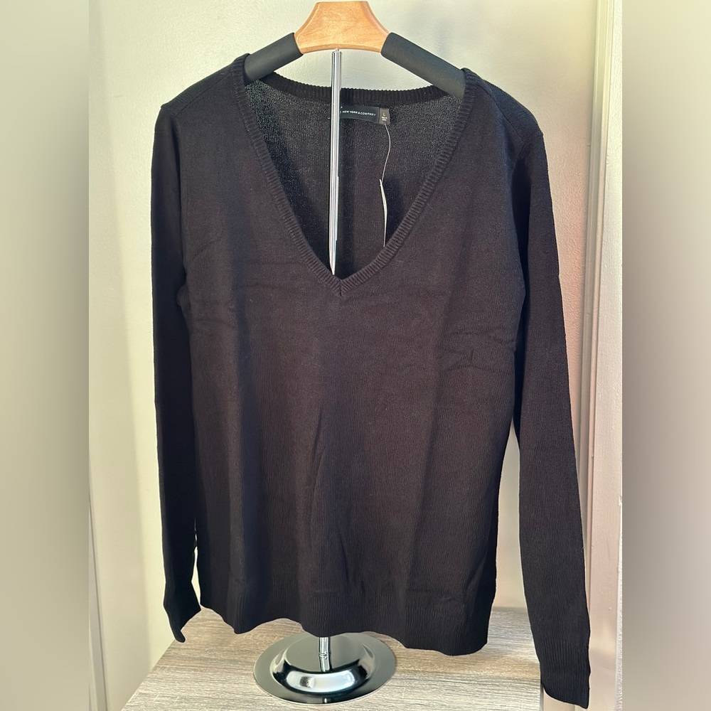 NY&C - Women’s Long Sleeve V-Neck Pullover Sweater